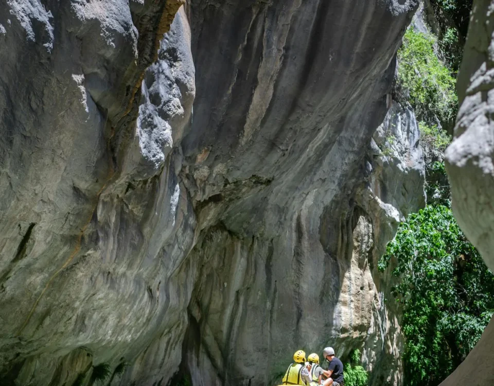 rafting río Ésera: Rafting en el río Ésera o en el Ara: cuál elegir según tu grupo