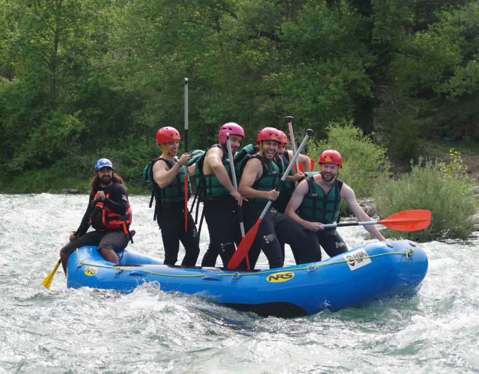 rafting en julio Pirineo: Rafting en julio en el Pirineo: caudales, ríos y qué esperar